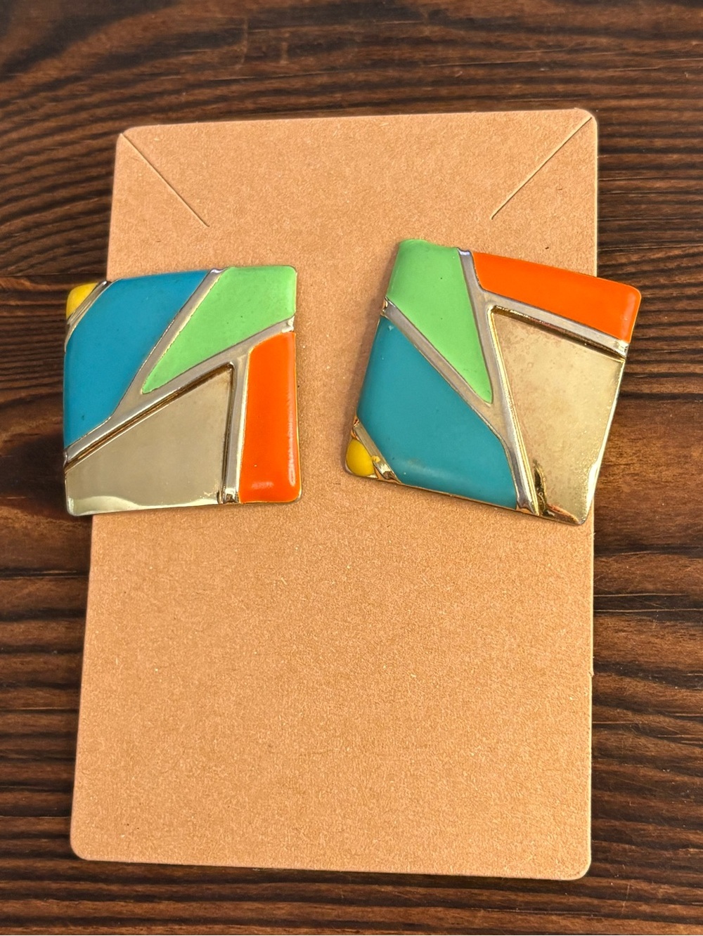 Vintage 1980’s enamel and gold tone earring